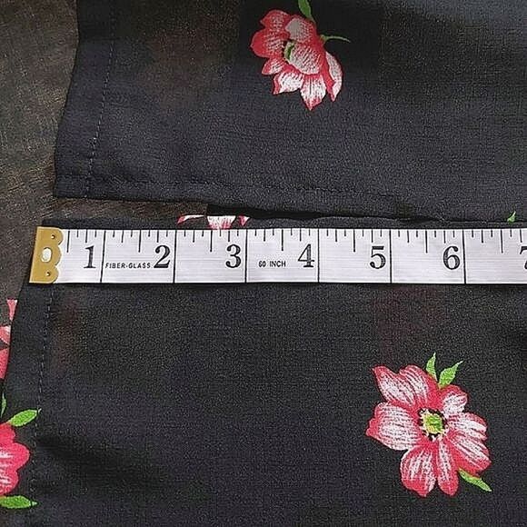 Vtg black floral short sleeve button down cotton Hawaiian shirt - Picture 12 of 13